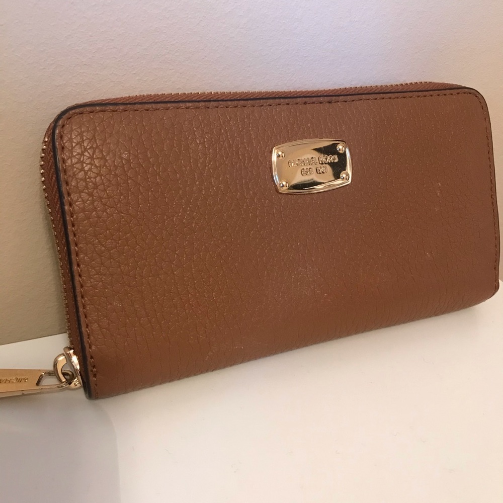 Michael kors wallet